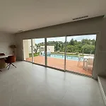Luxueuse Ним